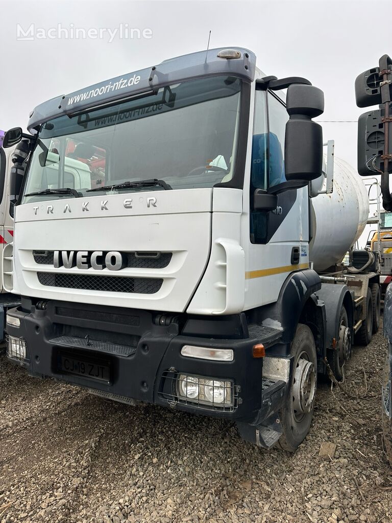 شاحنة خلط الخرسانة Liebherr  ذات شاسيه IVECO Eurotrakker 410