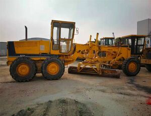 ممهدة الطرق Komatsu GD623A