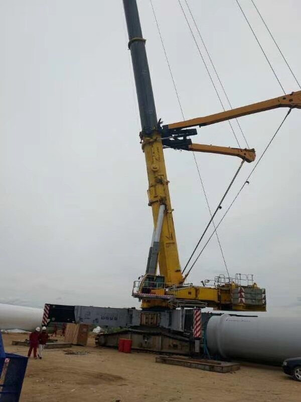 شاحنة رافعة Bumar  ذات شاسيه Liebherr LTM11200