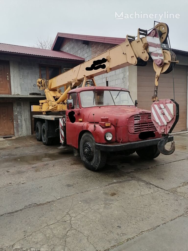 شاحنة رافعة Tatra 148