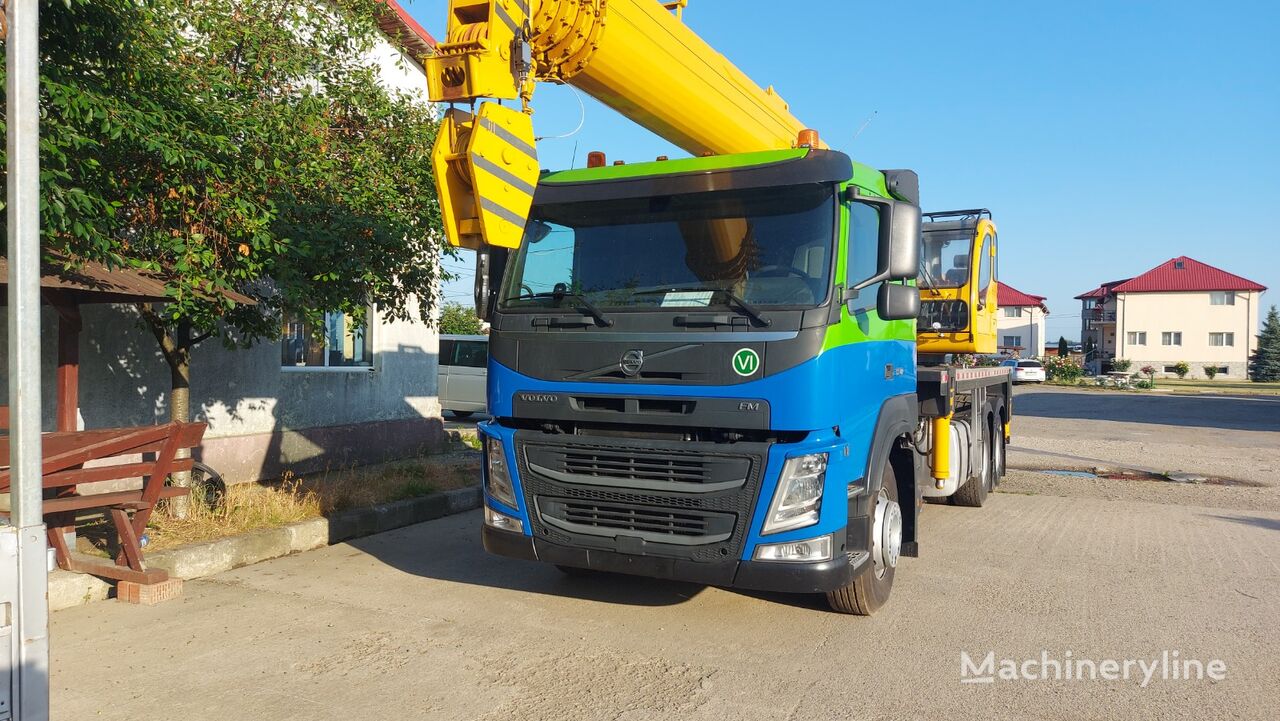 شاحنة رافعة DAK CAT30 ذات شاسيه Volvo FM11