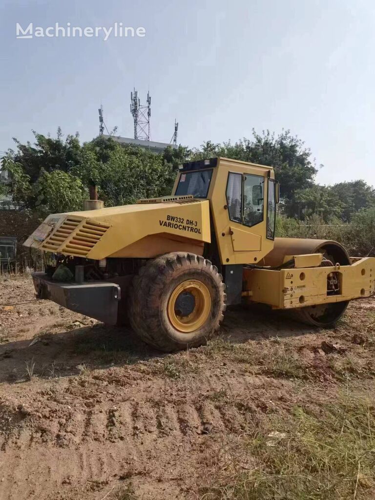 مدحلة لأعمال دك التربة BOMAG BW332DH-3