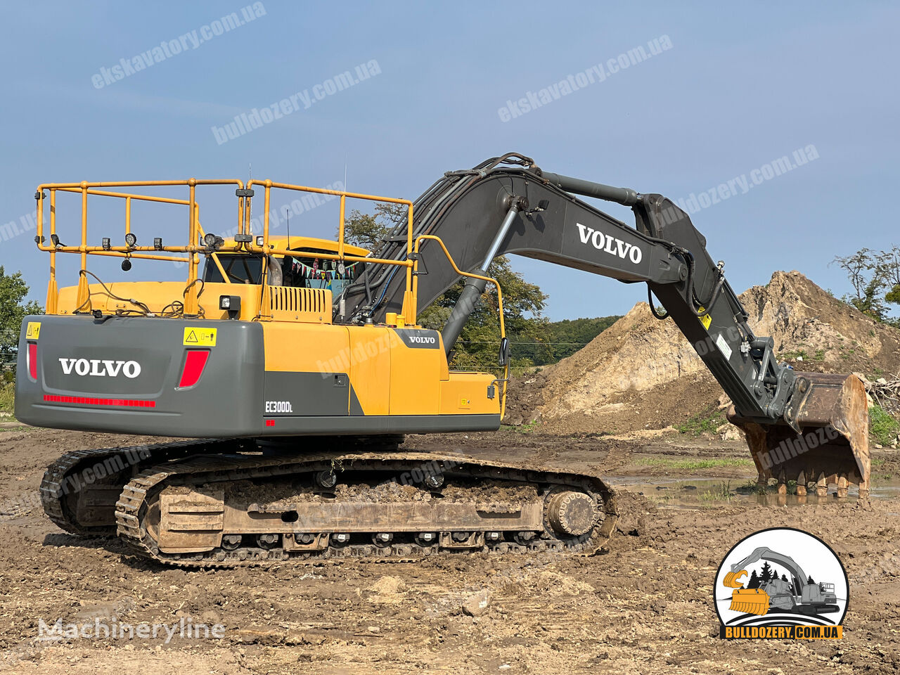 حفارة مجنزرة Volvo EC 300 DL