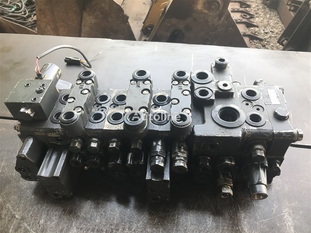 عجلة مشط التبن USED KOMATSU WB91 WB93 WB97 WB146 WB156 BACKHOE LOADER VALVE JOY لـ لودر حفار Komatsu WB91 R-5 / WB93 R-5 / WB97 R-5 / WB93 S-5 / WB97 S-5 / WB 146-5 / WB 156-5 / WB 146PS-5 / WB 156PS-5